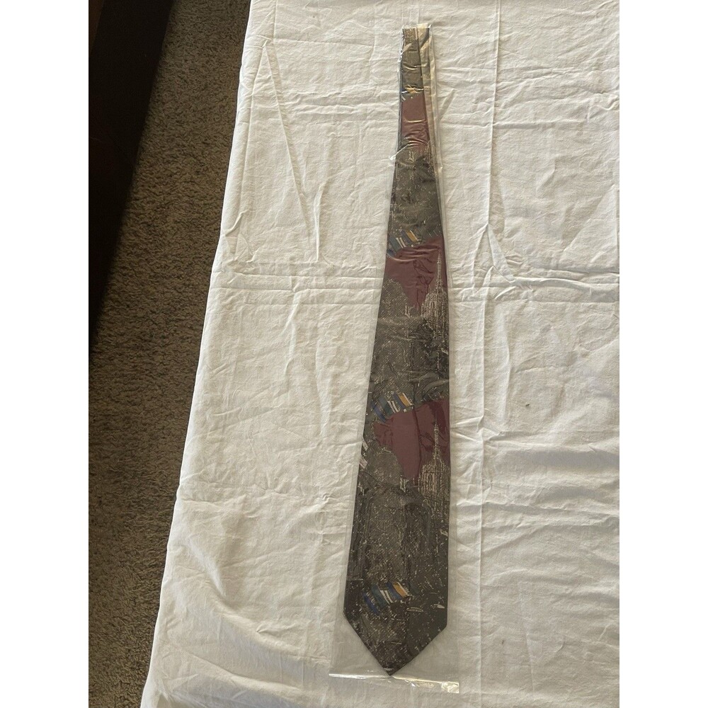 New Vintage Dead Stock 1980’s Claude Montana 100% Silk Tie Italian Cathedral